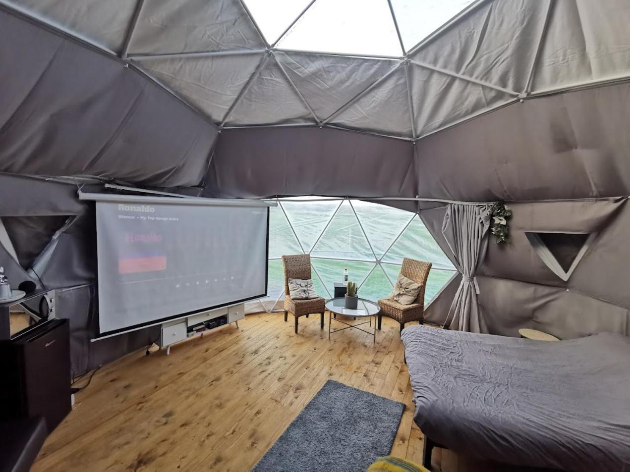 Apartamento Lincoln Star Dome, Hot Tub, Bbq Langworth Exterior foto
